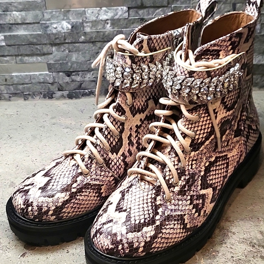Antonio Melani combat boots...soo cute!!